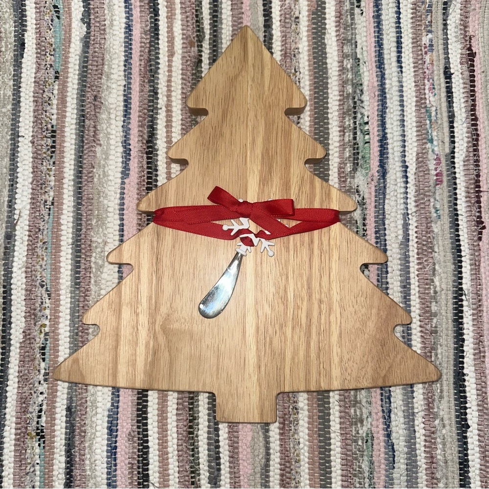 Sur La Table Christmas Tree Cutting Board